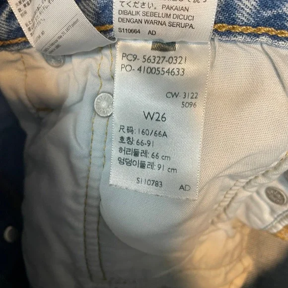 Levis 501 Original High Rise Distressed Denim Shorts Light Wash Blue W26 56327 - Picture 5 of 8